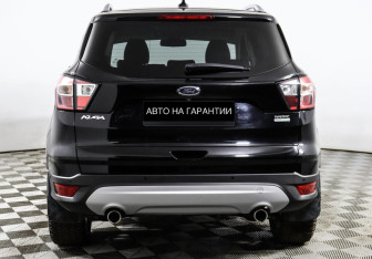 Подержанный автомобиль Ford Kuga 2017 года (4 фото)