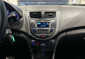 Подержанный автомобиль Hyundai Solaris Sedan 2016 года (16 фото)