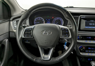 Подержанный автомобиль Hyundai Sonata 2018 года (23 фото)