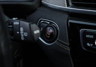 Подержанный автомобиль BMW X2 2017 года (22 фото)