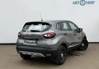 Подержанный автомобиль Renault Kaptur 2019 года (8 фото)