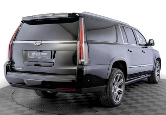 Подержанный автомобиль Cadillac Escalade Suv 2018 года (5 фото)
