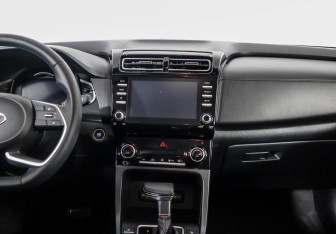 Подержанный автомобиль Hyundai Creta 2022 года (7 фото)