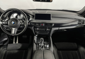 Подержанный автомобиль BMW X6 2018 года (12 фото)