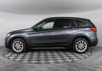 Подержанный автомобиль BMW X1 2018 года (5 фото)