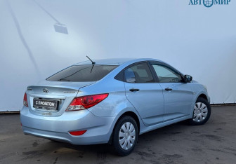 Подержанный автомобиль Hyundai Solaris Sedan 2013 года (8 фото)