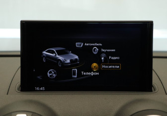 Подержанный автомобиль Audi A3 Sedan 2018 года (18 фото)