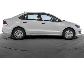 Подержанный автомобиль Volkswagen Polo Sedan 2019 года (4 фото)