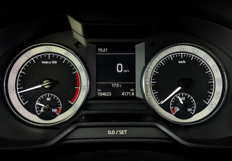Подержанный автомобиль Skoda Octavia Liftback 2019 года (13 фото)