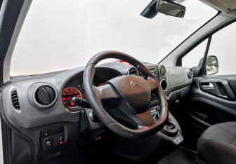 Подержанный автомобиль Citroen Berlingo 2021 года (16 фото)