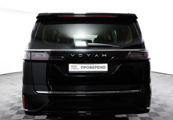 Подержанный автомобиль Voyah Dream 2023 года (6 фото)