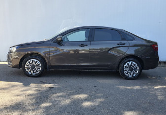 Подержанный автомобиль LADA (ВАЗ) Vesta Sedan 2016 года (8 фото)