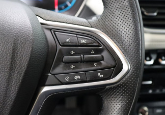 Подержанный автомобиль Chevrolet Captiva 2022 года (18 фото)