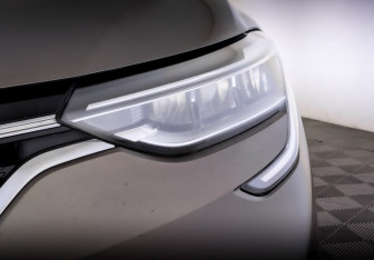 Подержанный автомобиль Renault Arkana 2019 года (17 фото)