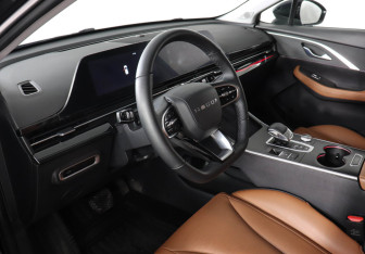 Подержанный автомобиль Omoda C5 2023 года (9 фото)