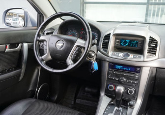 Подержанный автомобиль Chevrolet Captiva 2013 года (9 фото)