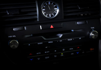 Подержанный автомобиль Lexus RX 2021 года (17 фото)