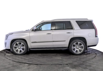 Подержанный автомобиль Cadillac Escalade Suv 2016 года (8 фото)
