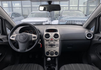 Подержанный автомобиль Opel Corsa 2008 года (11 фото)