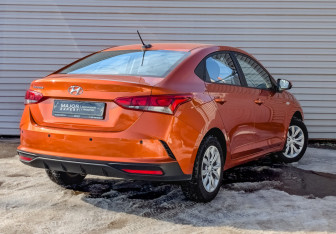 Подержанный автомобиль Hyundai Solaris Sedan 2021 года (5 фото)