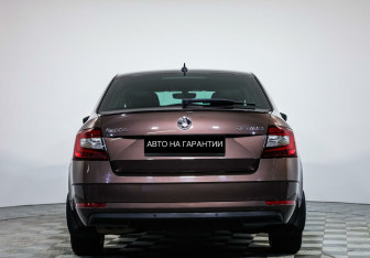 Подержанный автомобиль Skoda Octavia Liftback 2018 года (4 фото)