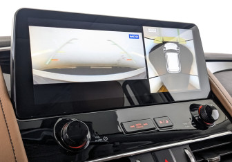 Подержанный автомобиль Infiniti QX80 2018 года (28 фото)