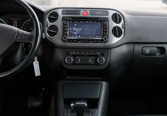 Подержанный автомобиль Volkswagen Tiguan 2010 года (13 фото)