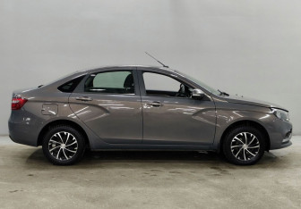 Подержанный автомобиль LADA (ВАЗ) Vesta Sedan 2017 года (4 фото)
