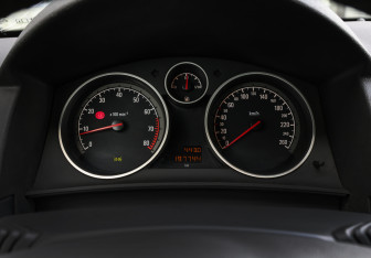 Подержанный автомобиль Opel Astra Wagon 2013 года (13 фото)