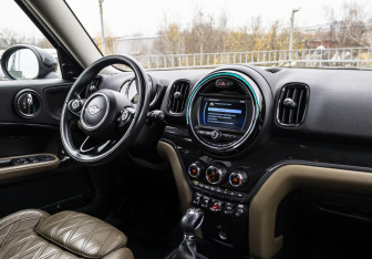 Подержанный автомобиль MINI Countryman 2019 года (9 фото)