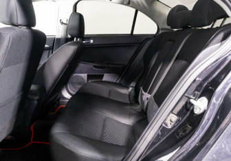 Подержанный автомобиль Mitsubishi Lancer Sedan 2014 года (9 фото)