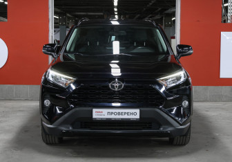 Подержанный автомобиль Toyota RAV4 2021 года (2 фото)