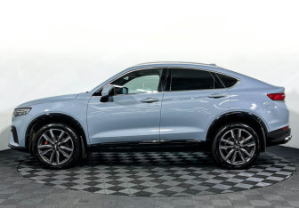 Подержанный автомобиль Geely Tugella 2023 года (8 фото)