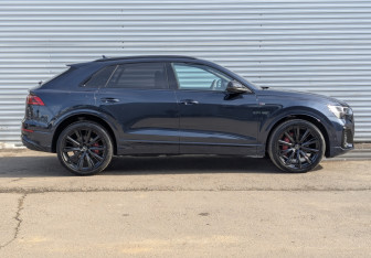 Новый Audi Q8 2025 (4 фото)