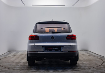 Подержанный автомобиль Volkswagen Tiguan 2012 года (6 фото)