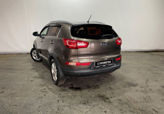 Подержанный автомобиль Kia Sportage 2013 года (7 фото)
