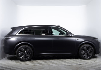 Подержанный автомобиль LiXiang L7 2023 года (4 фото)