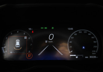 Подержанный автомобиль Toyota RAV4 2023 года (11 фото)