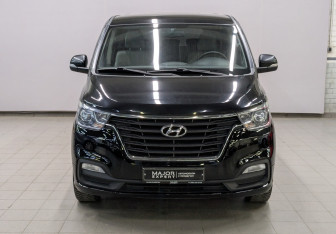 Подержанный автомобиль Hyundai H-1 2021 года (22 фото)