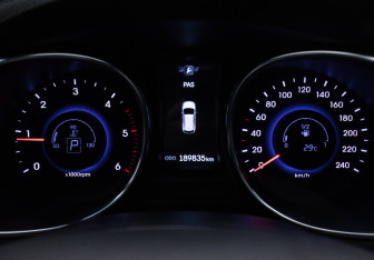 Подержанный автомобиль Hyundai Santa Fe 2013 года (12 фото)