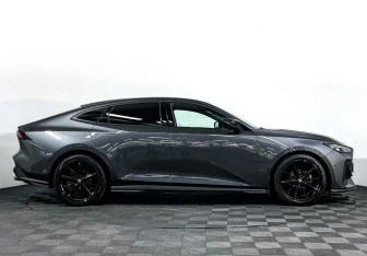 Подержанный автомобиль Changan UNI-V 2023 года (4 фото)