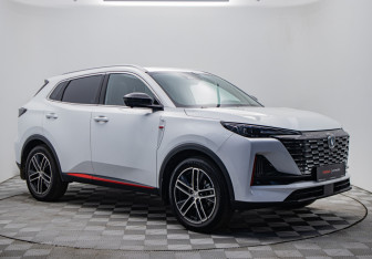 Подержанный автомобиль Changan UNI-S 2025 года (7 фото)
