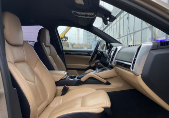 Подержанный автомобиль Porsche Cayenne 2015 года (21 фото)