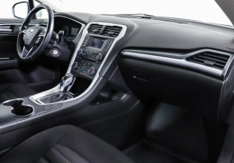 Подержанный автомобиль Ford Mondeo Sedan 2018 года (6 фото)