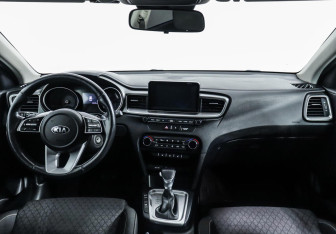 Подержанный автомобиль Kia Ceed Hatchback 2019 года (6 фото)