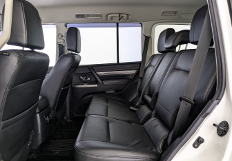 Подержанный автомобиль Mitsubishi Pajero 2018 года (18 фото)