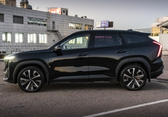 Подержанный автомобиль Geely Atlas 2024 года (8 фото)