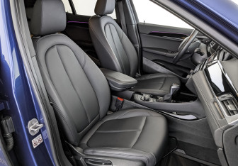 Подержанный автомобиль BMW X2 2022 года (24 фото)