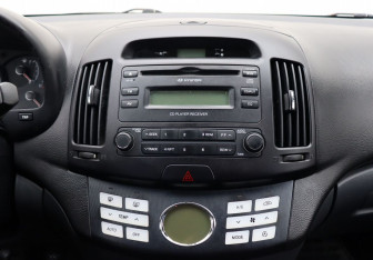 Подержанный автомобиль Hyundai Elantra Sedan 2007 года (18 фото)