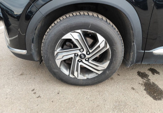 Подержанный автомобиль Hyundai Santa Fe 2021 года (12 фото)